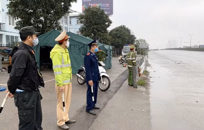 Các Tổ công tác tại các chốt trực sẵn sàng triển khai các nhiệm vụ trong phòng chống dịch COVID-19.