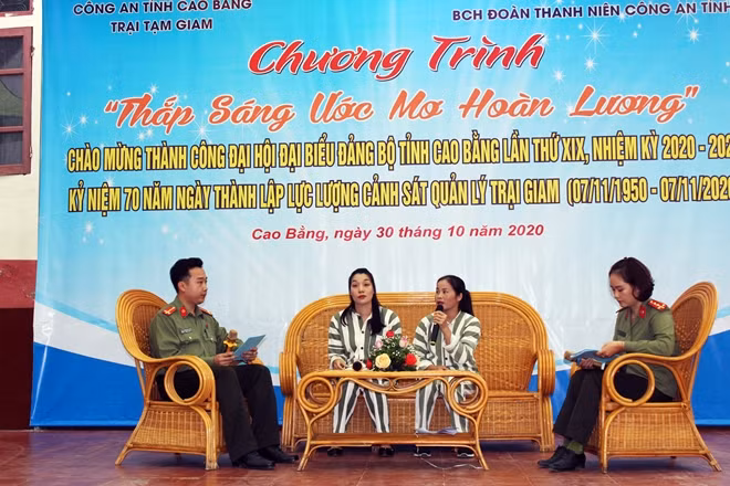 Các phạm nhân giao lưu bày tỏ khát vọng hoàn lương.