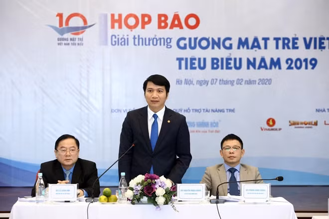 Đồng chí Nguyễn Ngọc Lương, Bí thư Trung ương Đoàn phát biểu tại buổi họp báo.