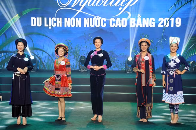 Các người đẹp lọt vào vị trí Top 5.