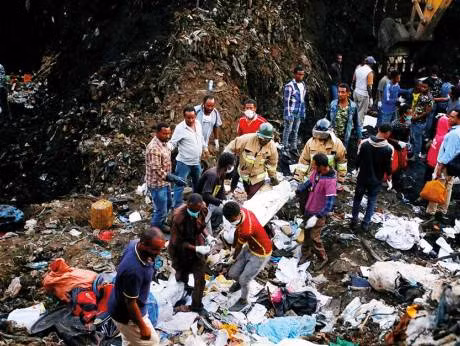 Tính đến 16h chiều 15-4 có 16 người chết trong vụ tai nạn