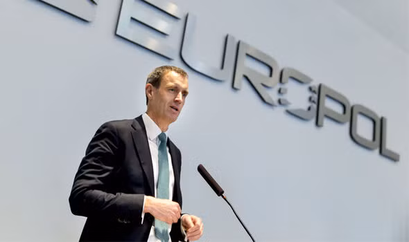 Ông Wainwright Tổng giám đốc Europol (Ảnh: AP) Ông Wainwright Tổng giám đốc Europol (Ảnh: AP)