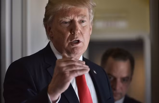 Tổng thống Mỹ Donald Trump tuyên bố cần phải có những chính sách mạnh như Lệnh cấm nhập cư để bảo vệ người dân Mỹ (Ảnh: AP)