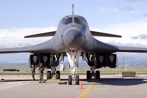 Máy bay ném bom chiến lược B-1 Lancer.
