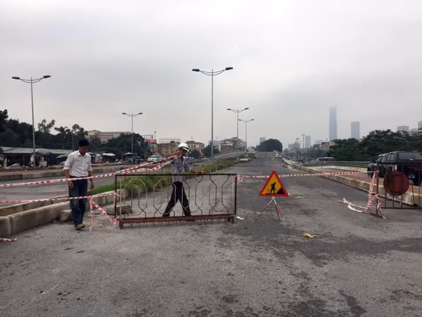 Rào chắn sau khi sự tai nạn xảy ra.