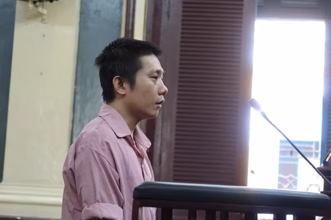 Bị cáo Nguyễn Văn Viện tại tòa