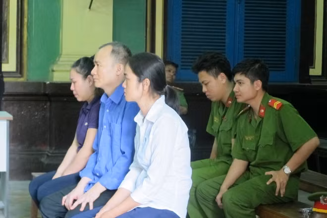 Ba bị cáo tại phiên tòa