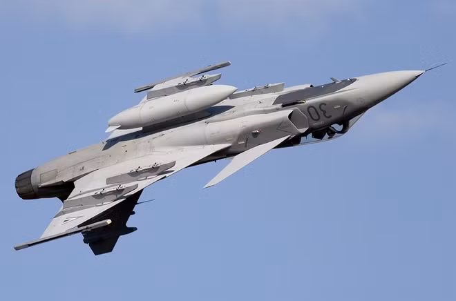 Gripen được trang bị vũ khí hiện đại, đặc biệt tên lửa