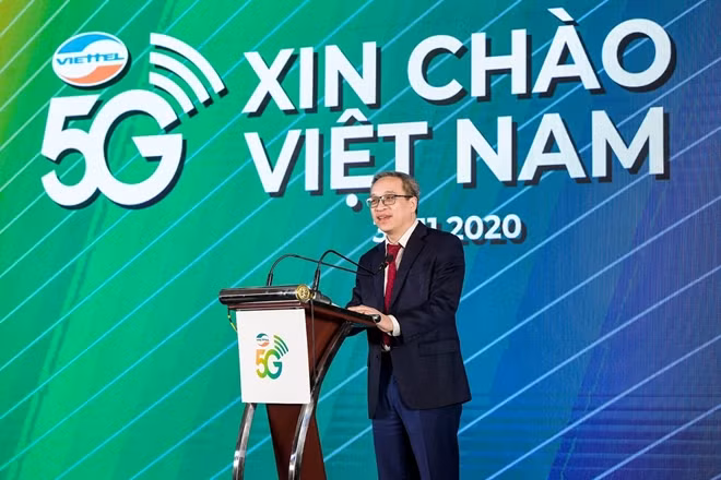 Thứ trưởng Bộ TT & TT Phan Tâm phát biểu tại lễ khai trương thử nghiệm 5G của Viettel.