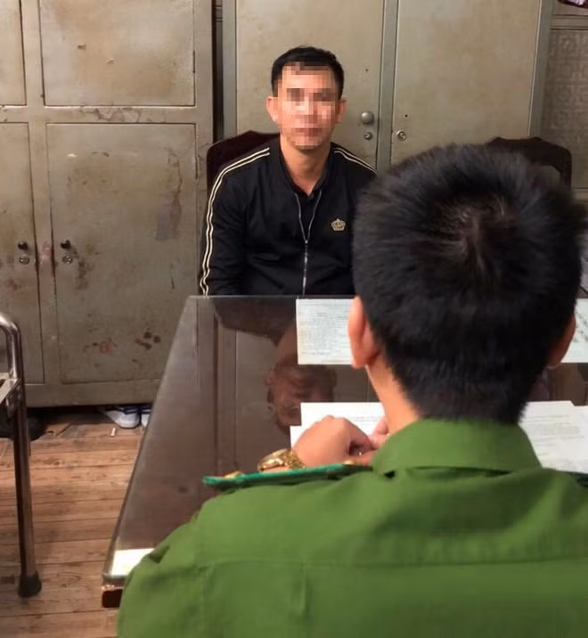Trần Đình Thắng tại cơ quan Công an.