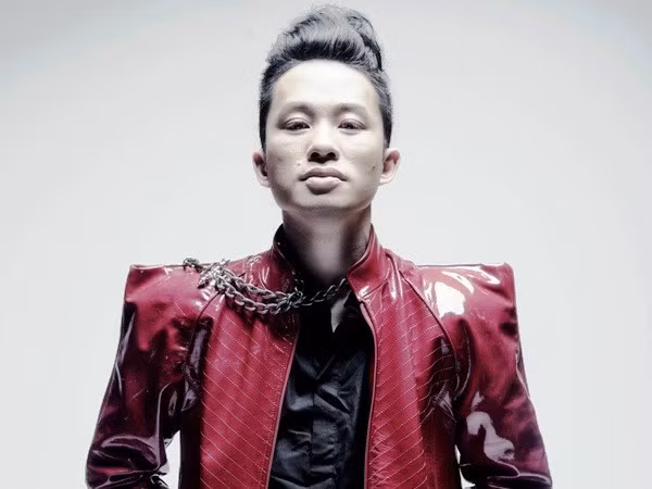 Dự kiến, Tùng Dương sẽ tái xuất với 4 tác phẩm âm nhạc, trong đó có 1 ca khúc song ca cùng Mỹ Linh Dự kiến, Tùng Dương sẽ tái xuất với 4 tác phẩm âm nhạc, trong đó có 1 ca khúc song ca cùng Mỹ Linh