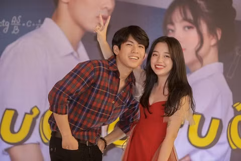 Bộ đôi nam - nữ diễn viên chính trong "Ảo tưởng tuổi 17"