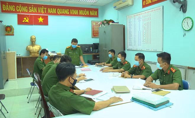 Ban Chỉ huy Công an phường họp triển khai công tác bảo vệ.