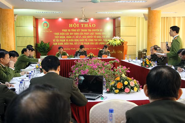 Các đại biểu thảo luận tại Hội thảo.