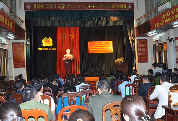 Toàn cảnh hội nghị.
