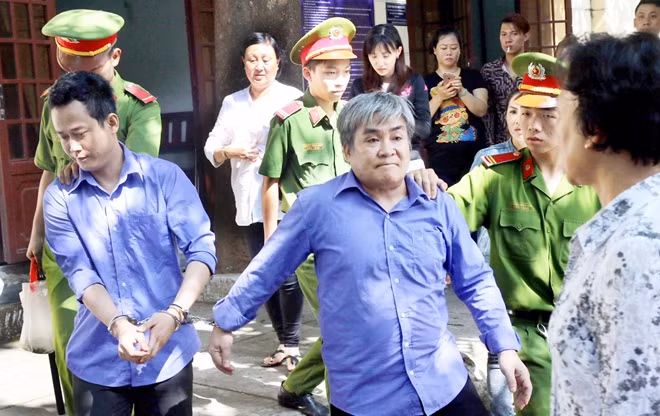 Hai bị cáo tại toà