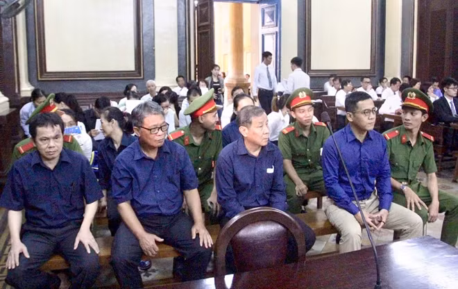 Các bị cáo tại phiên toà phúc thẩm