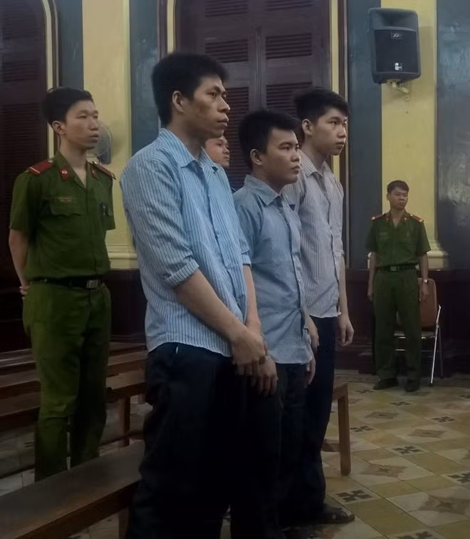 Ba bị cáo tại phiên tòa