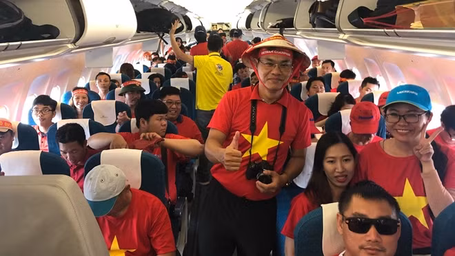 Tour du lịch xem bóng đá được các hãng lữ hành tổ chức theo hình thức thuê bao từng chuyến bay