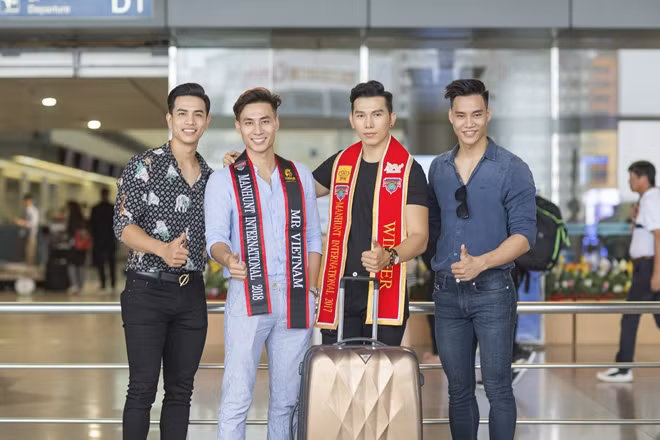 Dàn mẫu nam của "Ngôi sao danh vọng" tiễn Mai Tuấn Anh lên đường sang Australia