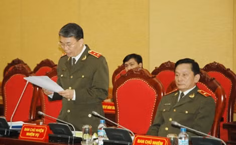 Thay mặt Ban chủ nhiệm đề tài, Trung tướng Trần Bá Thiều, Tổng cục trưởng Tổng cục Chính trị CAND trình bày cáo cáo tóm tắt đề tài.