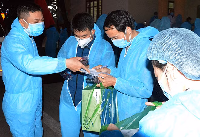 Cán bộ, chiến sĩ Đồn Biên phòng Xín Cái, Ban Chỉ huy Bộ đội Biên phòng Hà Giang bám biên, giữ chốt.