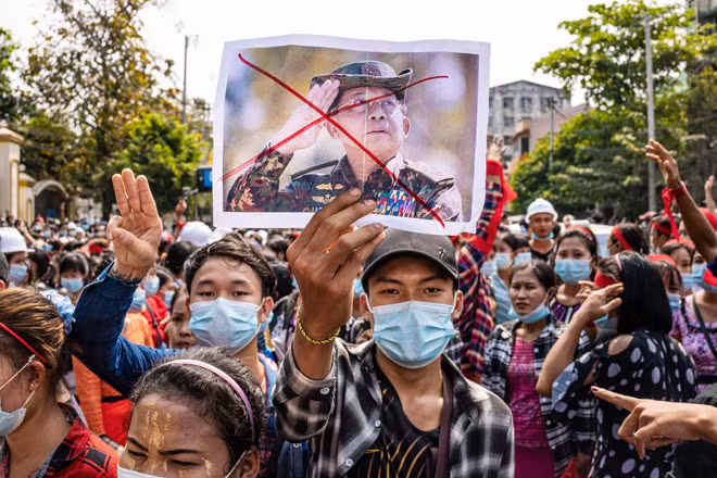 Giới trẻ và đông đảo người dân không muốn một chính quyền được dựng nên bởi phe quân sự.