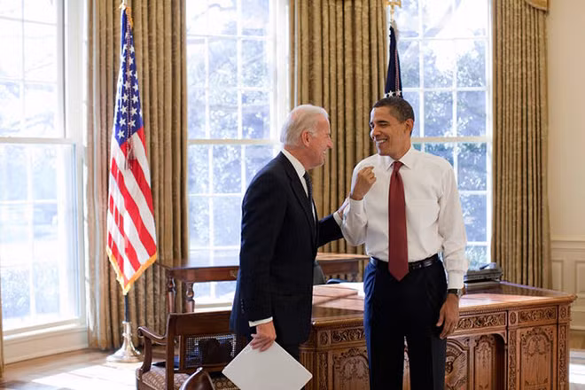 Ông Joe Biden và ông Barack Obama tại Nhà Trắng năm 2009.