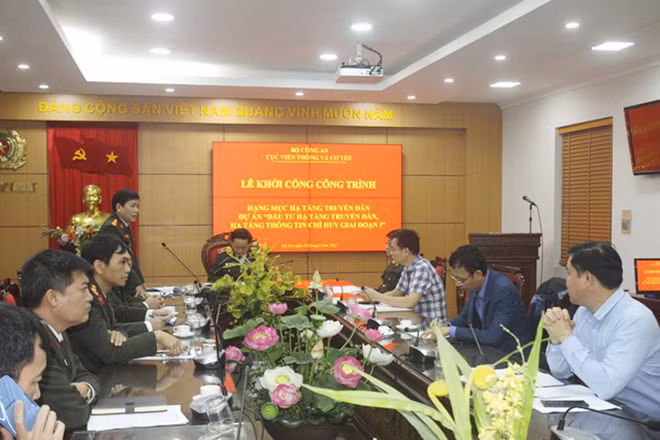 Quang cảnh lễ phát động khởi công công trình hạ tầng truyền dẫn giai đoạn I Quang cảnh lễ phát động khởi công công trình hạ tầng truyền dẫn giai đoạn I