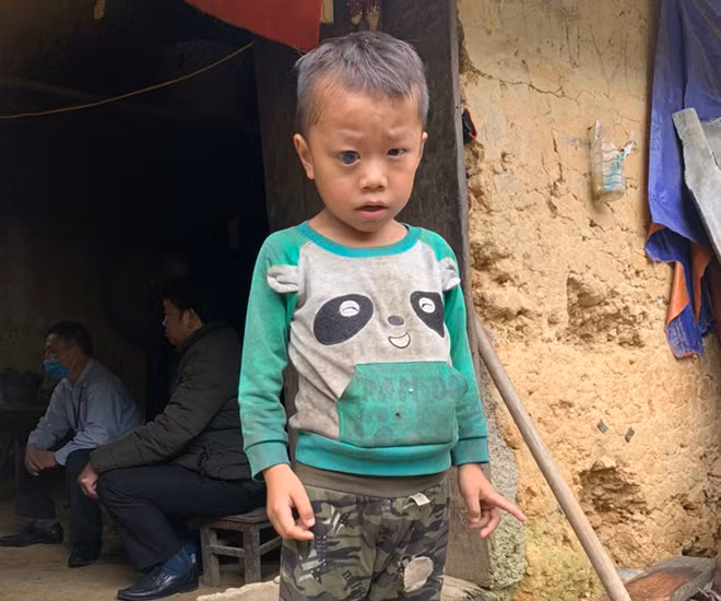 Cậu bé Sùng Mi Dia khi ở Đồng Văn, Hà Giang.