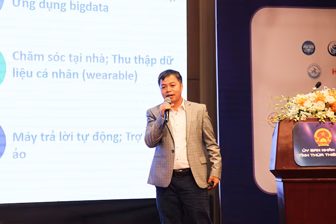 Ông Lý Đức Đoàn chia sẻ nhiều giải pháp, nền tảng để xây dựng chiến lược Chuyển đổi số trong lĩnh vực Y tế.