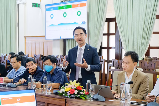 Ông Phan Thanh Sơn, Giám đốc phát triển kinh doanh (FPT IS) chia sẻ tại phiên bàn tròn chuyển đổi số.