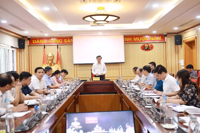 Đồng chí Nguyễn Quang Dương, Ủy viên Trung ương Đảng, Phó Trưởng Ban Tổ chức Trung ương, Phó Trưởng Tiểu ban Thường trực Ban Bảo vệ chính trị nội bộ Trung ương phát biểu kết luận tại Hội nghị.