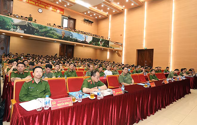 Các đại biểu dự Hội nghị.