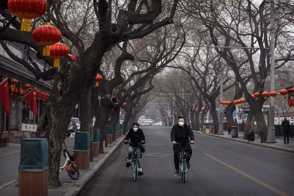 Trung Quốc bắt đầu đưa người mắc COVID-19 không triệu chứng vào con số thống kê hàng ngày. (Ảnh: Nytimes) Trung Quốc bắt đầu đưa người mắc COVID-19 không triệu chứng vào con số thống kê hàng ngày. (Ảnh: Nytimes)