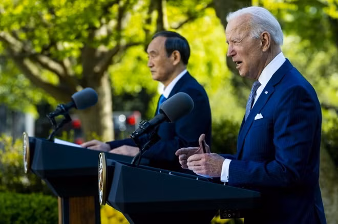 Tổng thống Mỹ Joe Biden và Thủ tướng Nhật Bản Yoshihide Suga phát biểu trong cuộc họp báo tại Nhà Trắng hôm 16/4. (Ảnh: UPI)