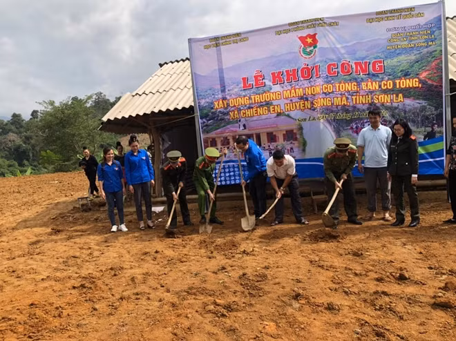 Đề án “Góp gạch xây trường – Cùng em đến lớp” chính thức đi vào xây dựng.