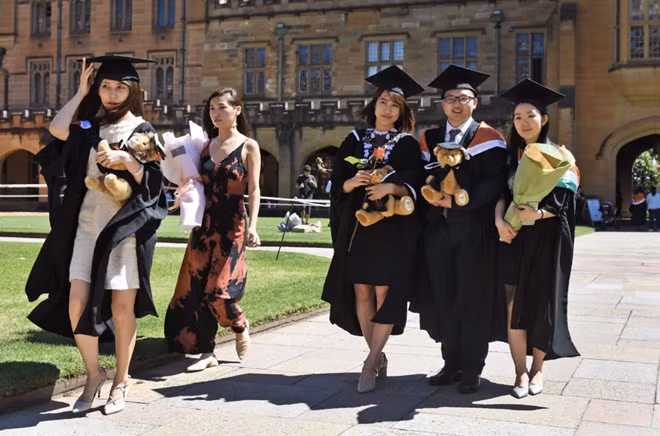 Sinh viên Trung Quốc tại Đại học Sydney trong buổi lễ tốt nghiệp. (Ảnh: ITN)