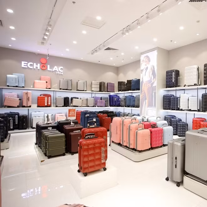 Tại Việt Nam, LUG độc quyền phân phối thương hiệu vali Echolac với cam kết giữ nguyên chất lượng và chế độ bảo hành chính hãng.