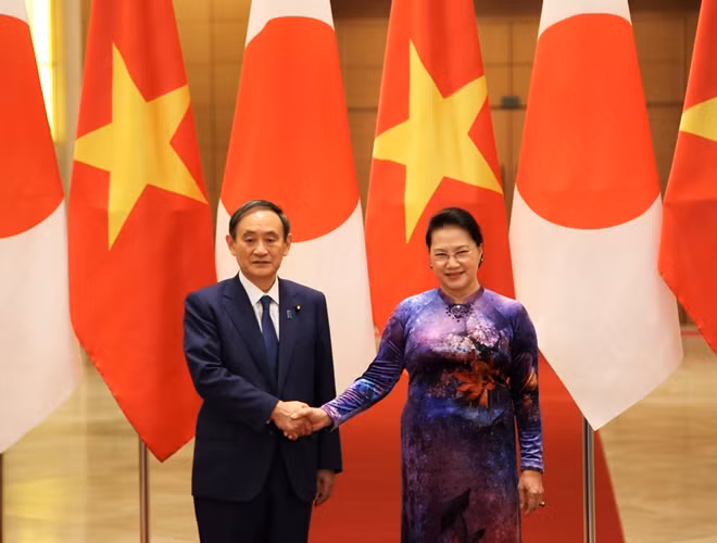 Chủ tịch Quốc hội Nguyễn Thị Kim Ngân hội kiến Thủ tướng Nhật Bản Suga Yoshihide.