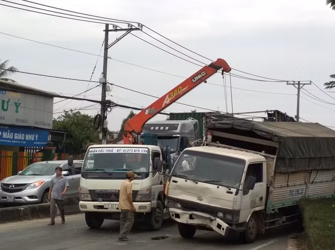 Vụ va chạm trên QL22