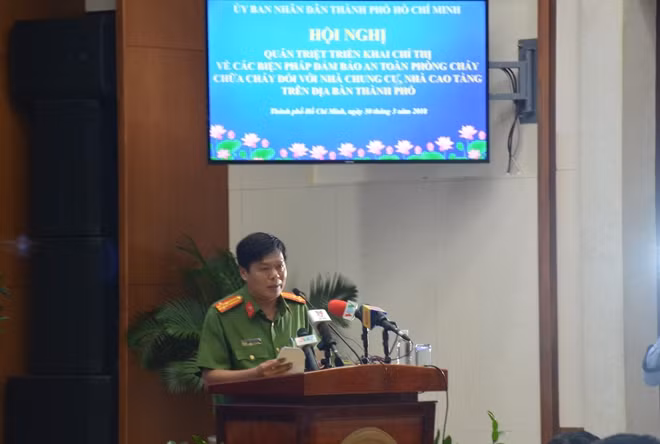 Thượng tá Nguyễn Thanh Hưởng, Phó giám đốc phụ trách Cảnh sát PCCC phát biểu tại hội nghị
