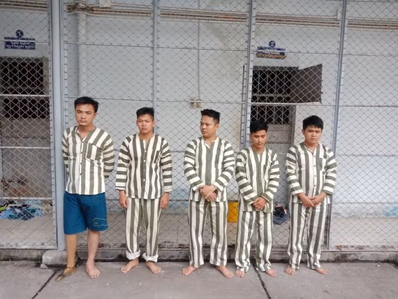 NHóm đối tượng bắt giữ người trái pháp luật