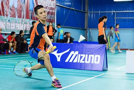Tay vợt Trần Hải Ninh, nhiều năm vô địch tỉnh Hải Dương, anh mới tham dự giải các tay vợt xuất sắc Toàn Quốc cách đây ít ngày .
