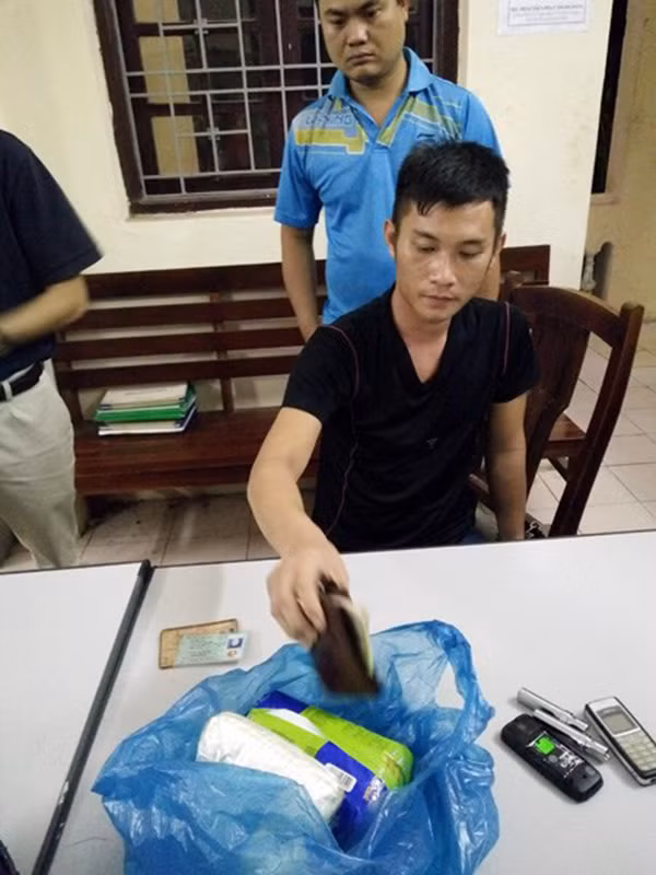 Đối tượng Phạm Bá Ngọc tại thời điểm bị bắt giữ quả tang.