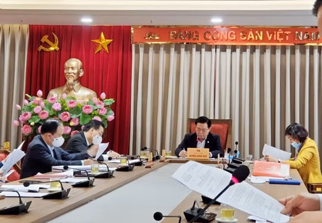 Thường trực Thành ủy Hà Nội họp phòng chống dịch Covid-19 trên địa bàn TP vào chiều 2/2