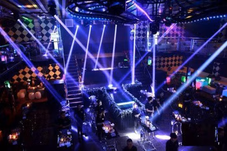 Khách vào quán bar, karaoke phải khai báo y tế.