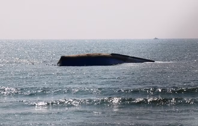 Toàn bộ tro bay được chứa vào thùng chứa chuyên dụng, đảm bảo độ kín gần như tuyệt đối.