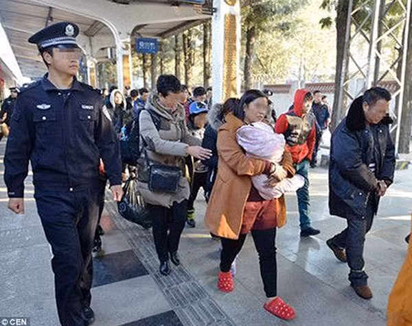 78 nghi phạm đã bị bắt giữ trong đường dây buôn bán trẻ em ở Tứ Xuyên và Sơn Đông hôm 18/1 vừa qua.