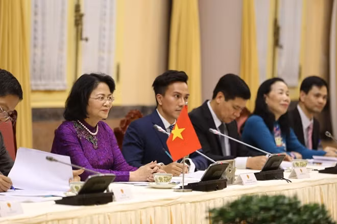 Phó Chủ tịch nước Đặng Thị Ngọc Thịnh tại buổi hội đàm.